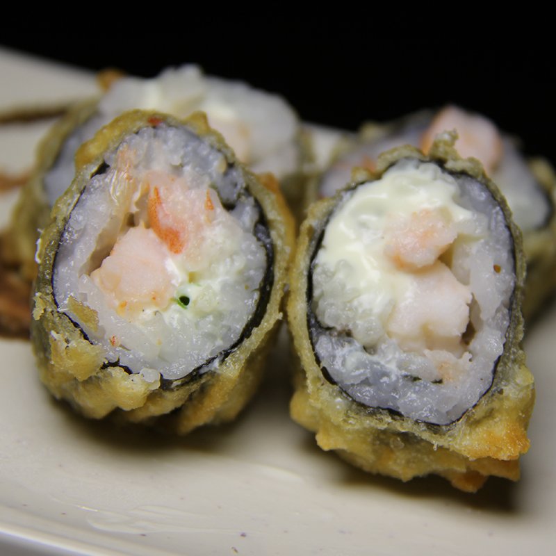 Makimono camarão + salmão (Hot)